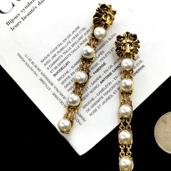 Lion drop earrings